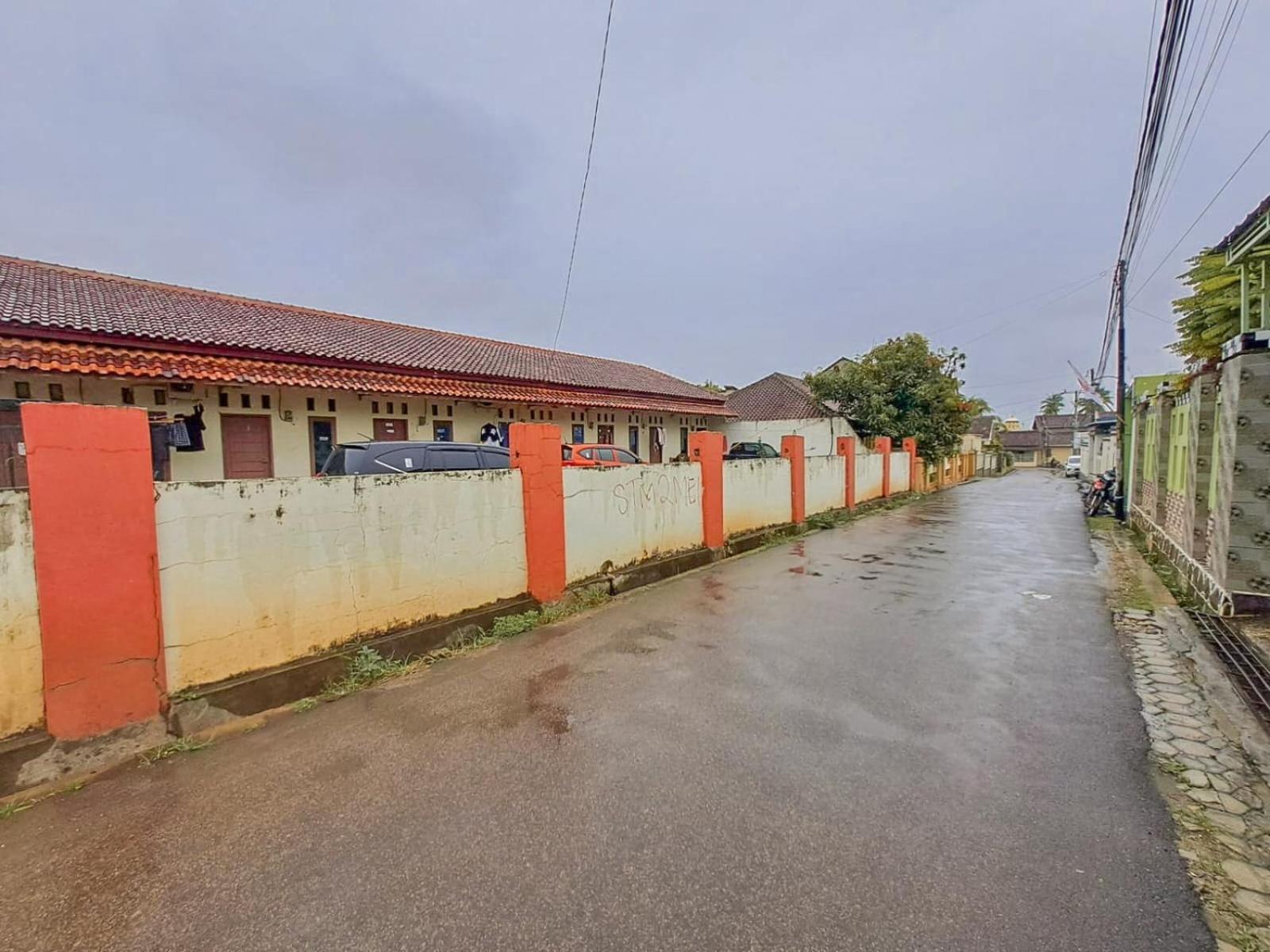 Oyo Life 93590 Penginapan Palapa 10 Syariah Hotel Bandar Lampung Exterior photo